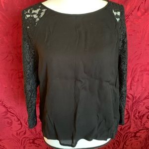 French Connection UK Black 3/4 Lace Sleeves Top